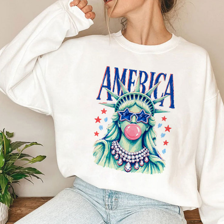 America Statue Of Liberty Blowing Bubble Gum 4th Of July Shirt Unisex