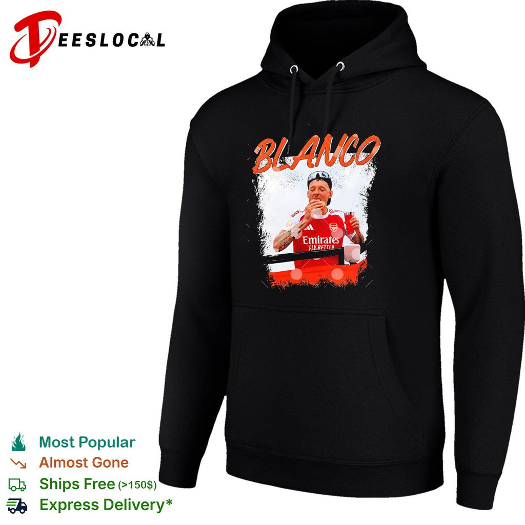 Blanco Arsenal player eating a sandwich after match candid photo graphic shirt Unisex