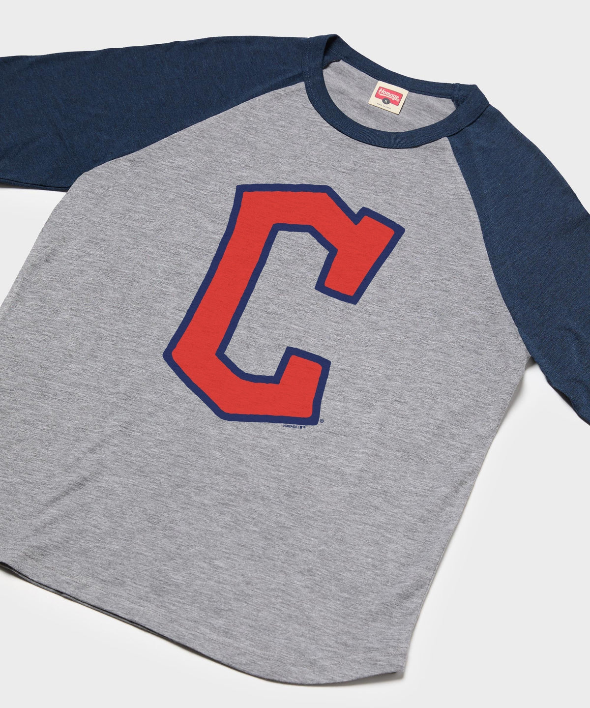 Cleveland Guardians Cap Logo '22 Raglan Unisex