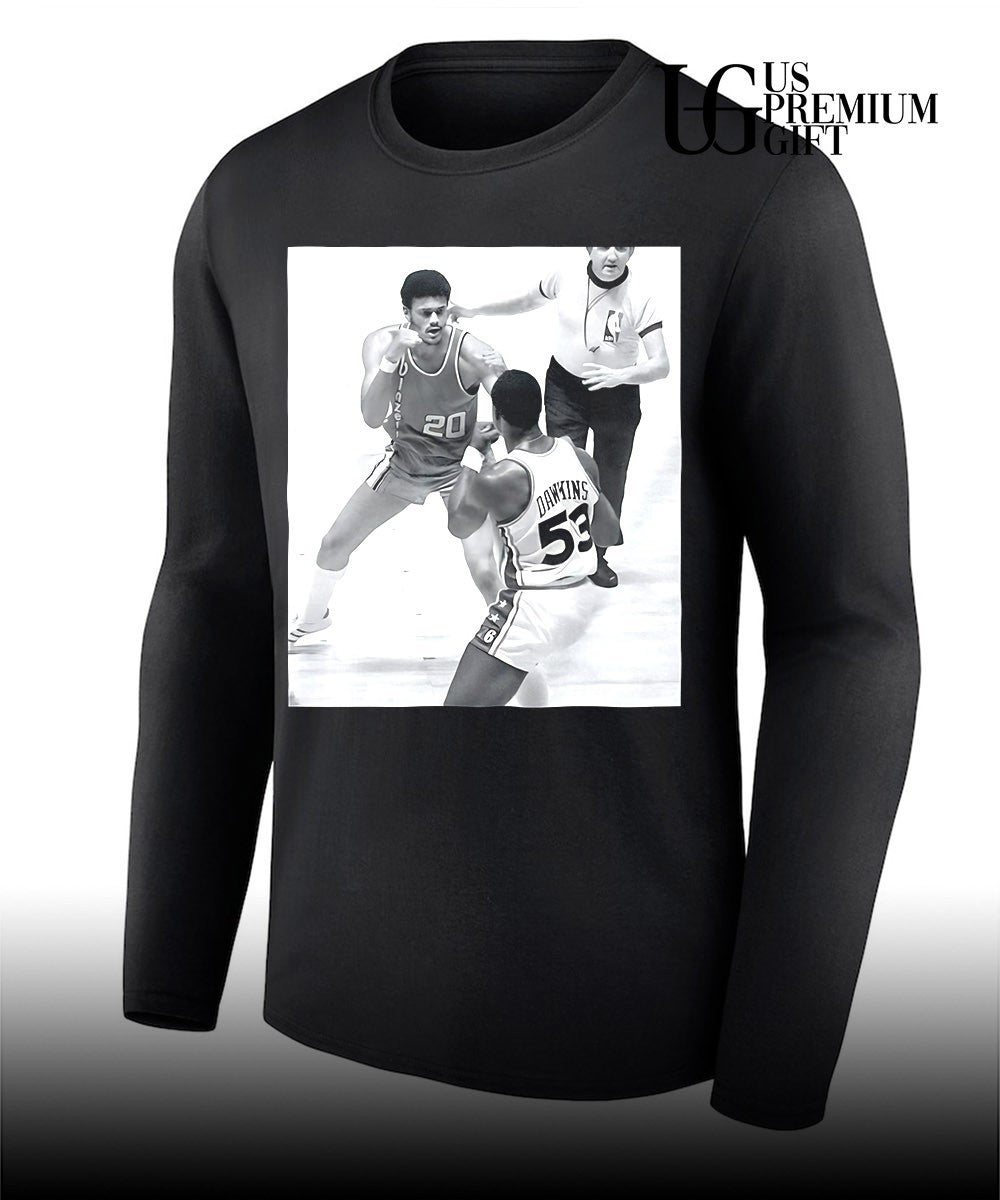 Darryl Dawkins and Maurice Lucas Square Up During The 1977 shirt Unisex
