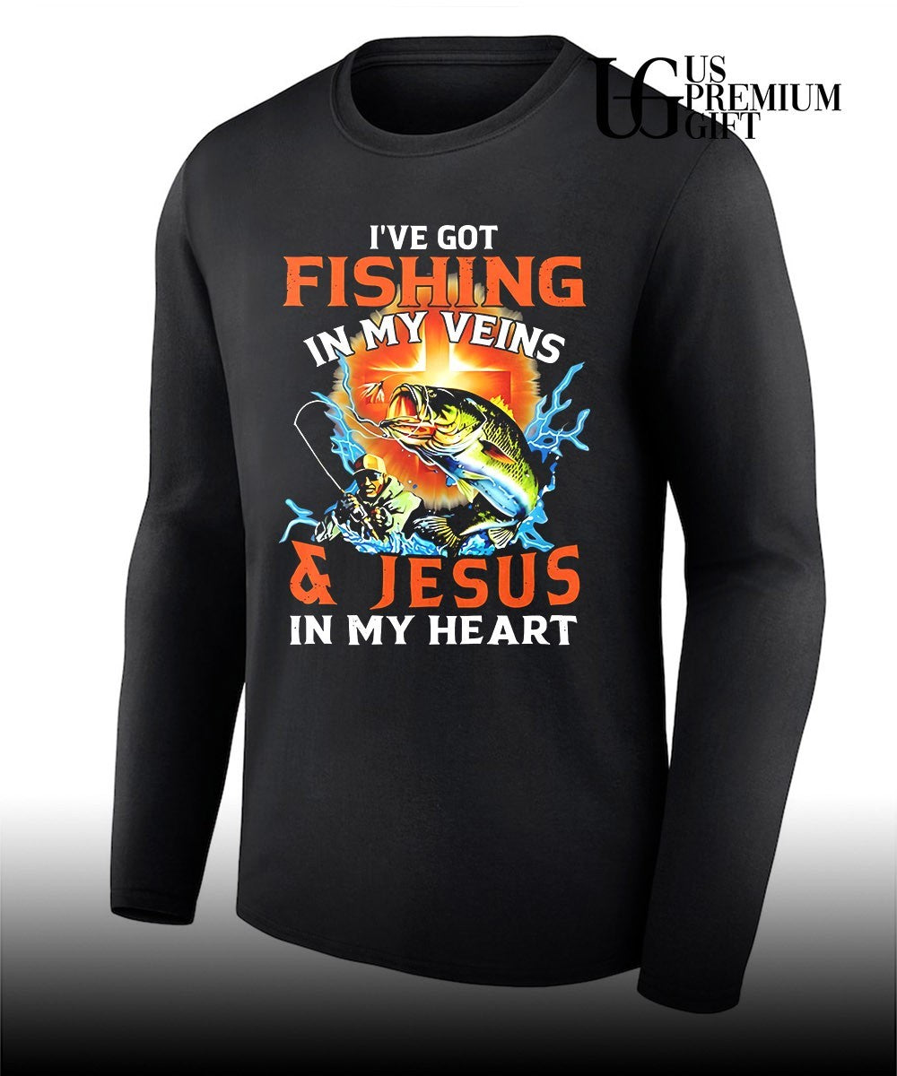 I’ve got fishing in my veins and jesus in my heart shirt Unisex