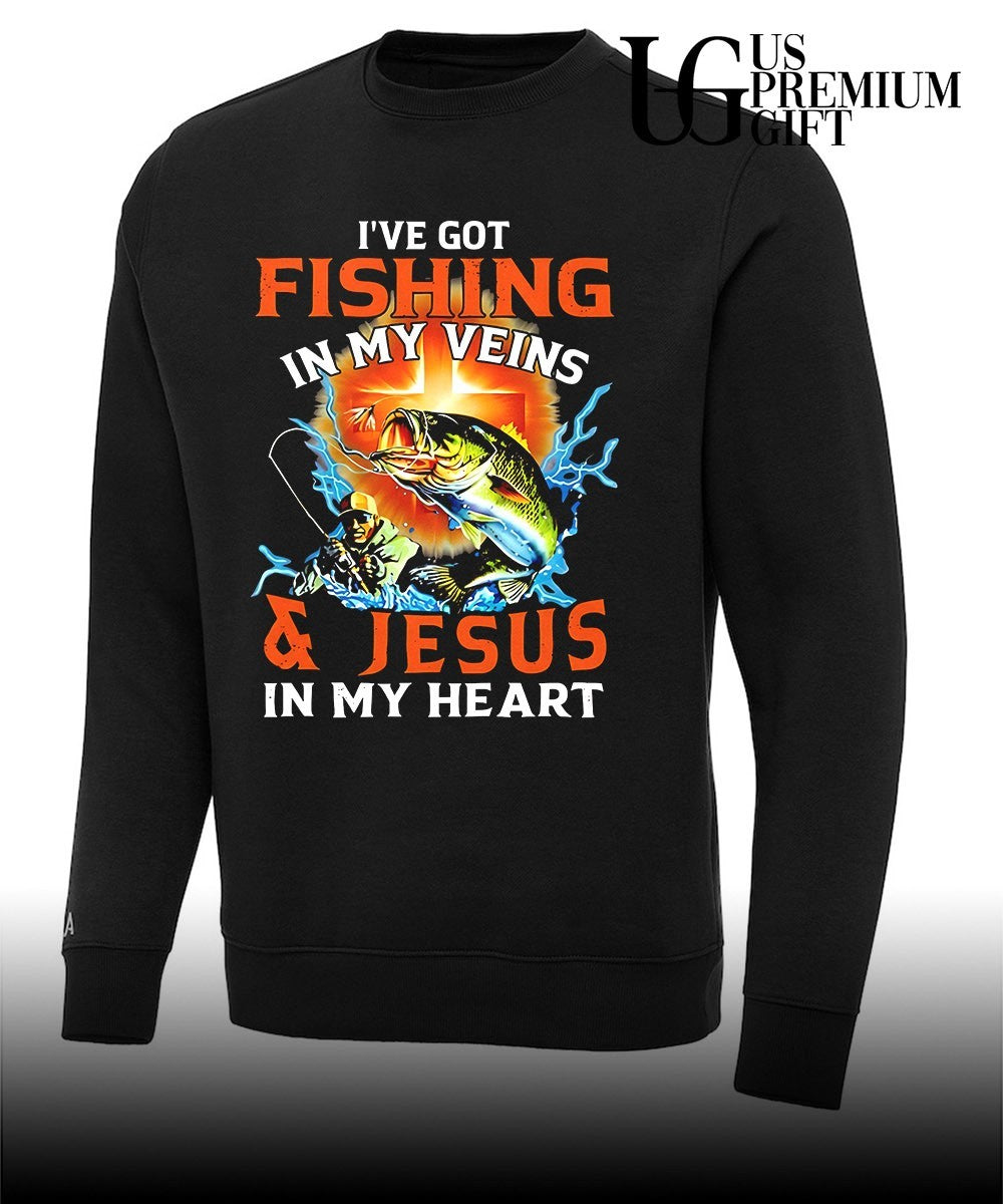 I’ve got fishing in my veins and jesus in my heart shirt Unisex