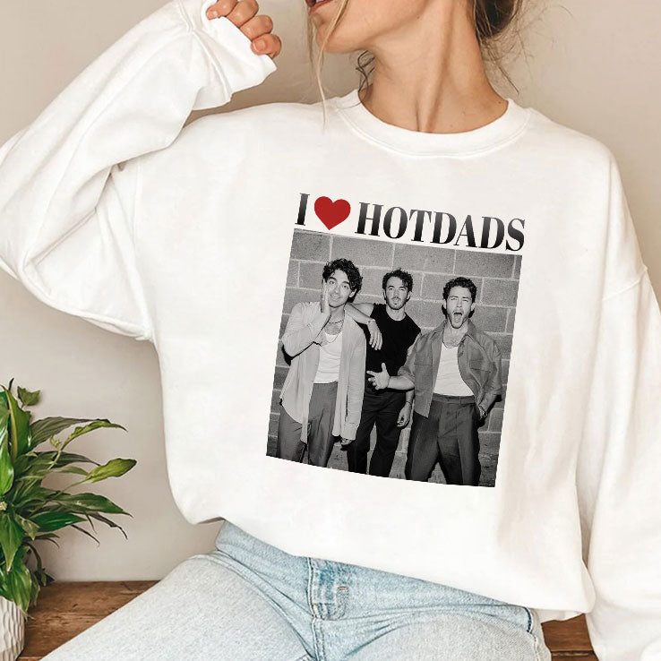 Love Hot Dads Jonas Brothers T Shirt Unisex