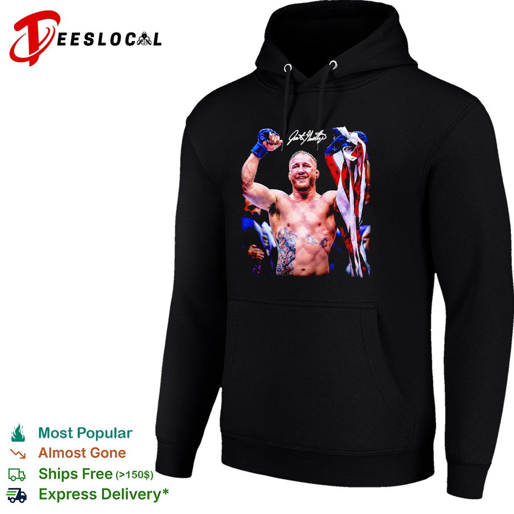 MMA fighter USA flag celebration victory photo signature art shirt Unisex