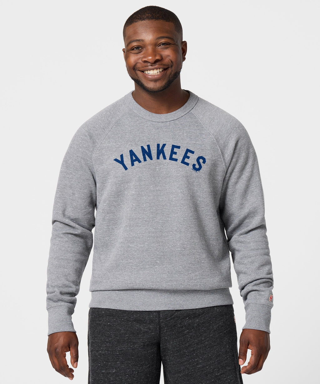 New York Yankees Jersey Logo '27 Crewneck Unisex