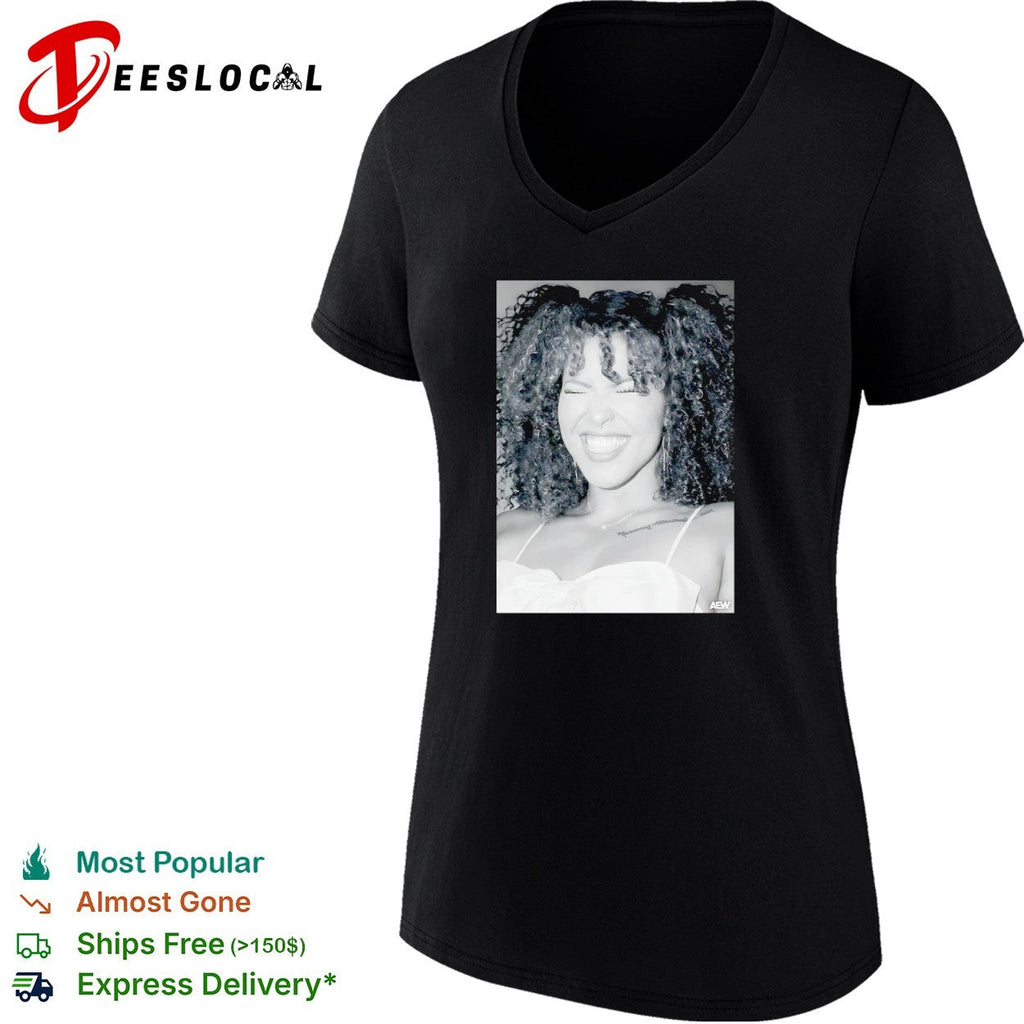 Willow Nightingale smiling portrait shirt Unisex