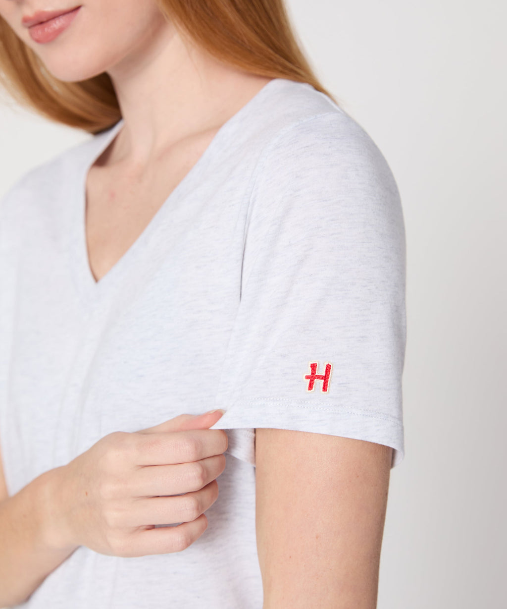 Women's Go-To V-Neck Unisex