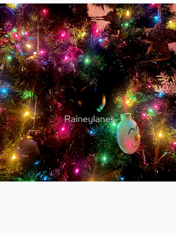 Close up of the Christmas lights on the tree phot by Raineylanes