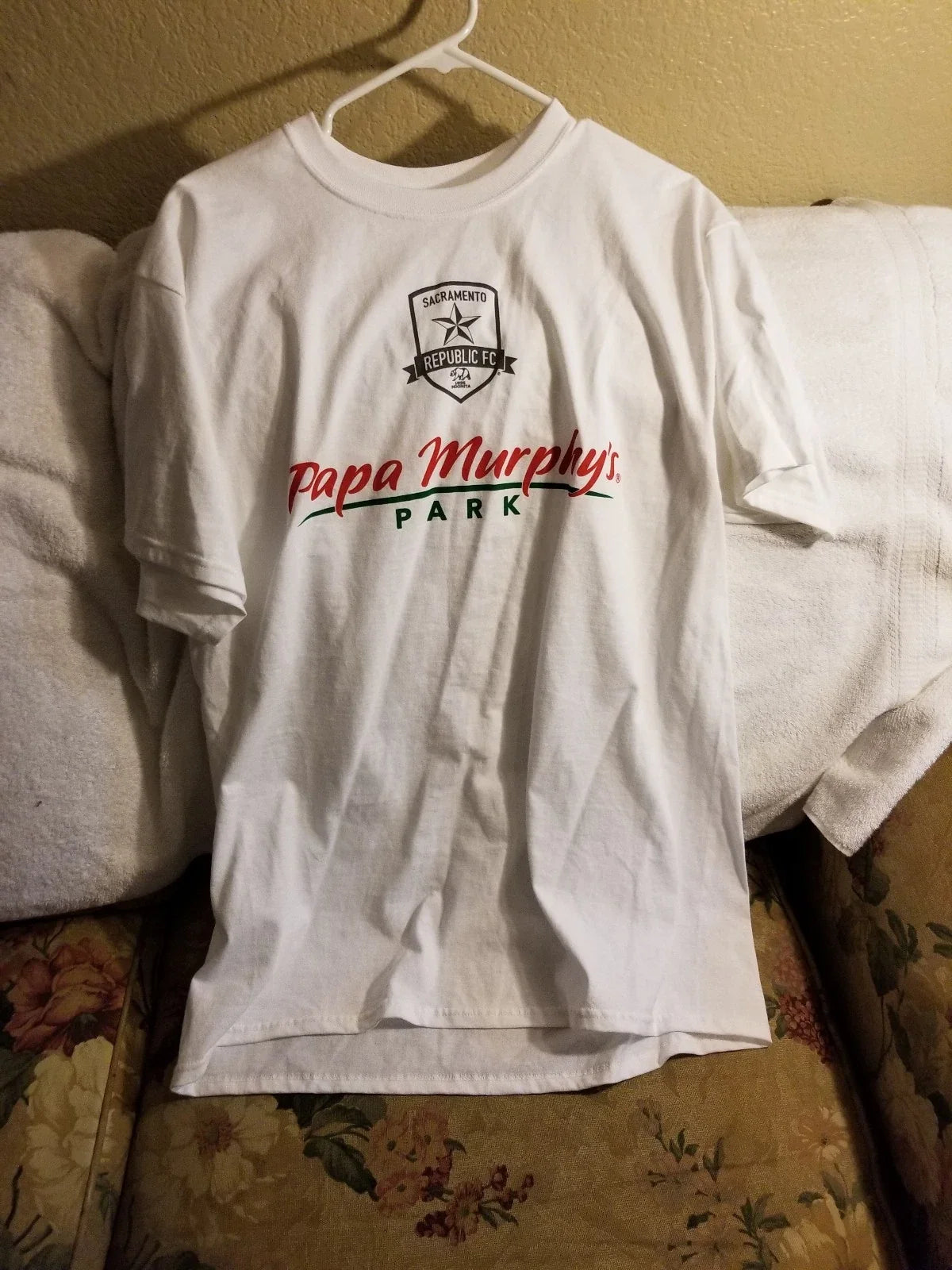 SACRAMENTO REPUBLIC FC SOCCER - LARGE - GAMEDAY GIVEAWAY - SPONSOR Unisex