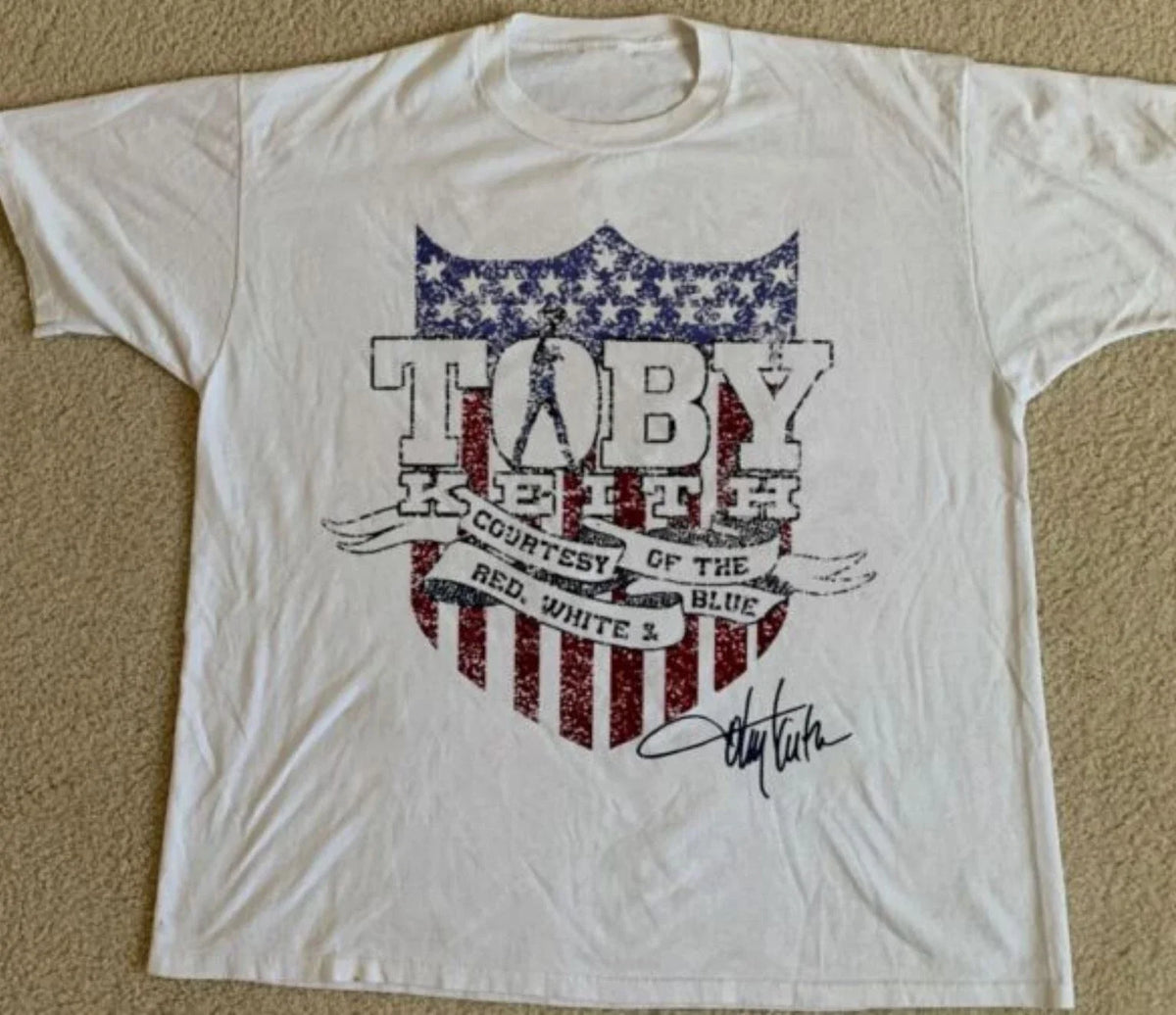 Toby Keith courtesy of the red white Unisex