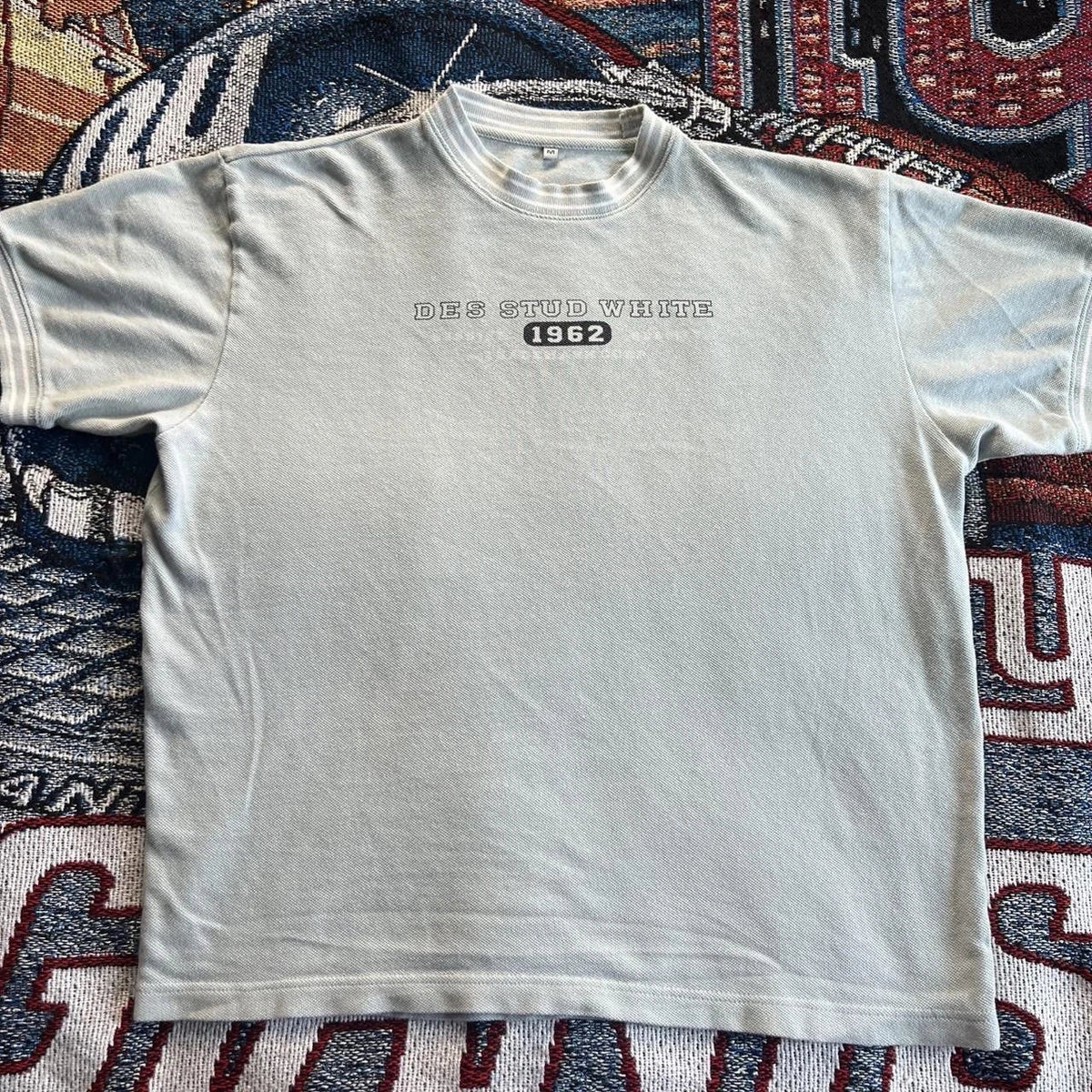 Modern Des Stud White 1962 Blue T Shirt Size M Unisex