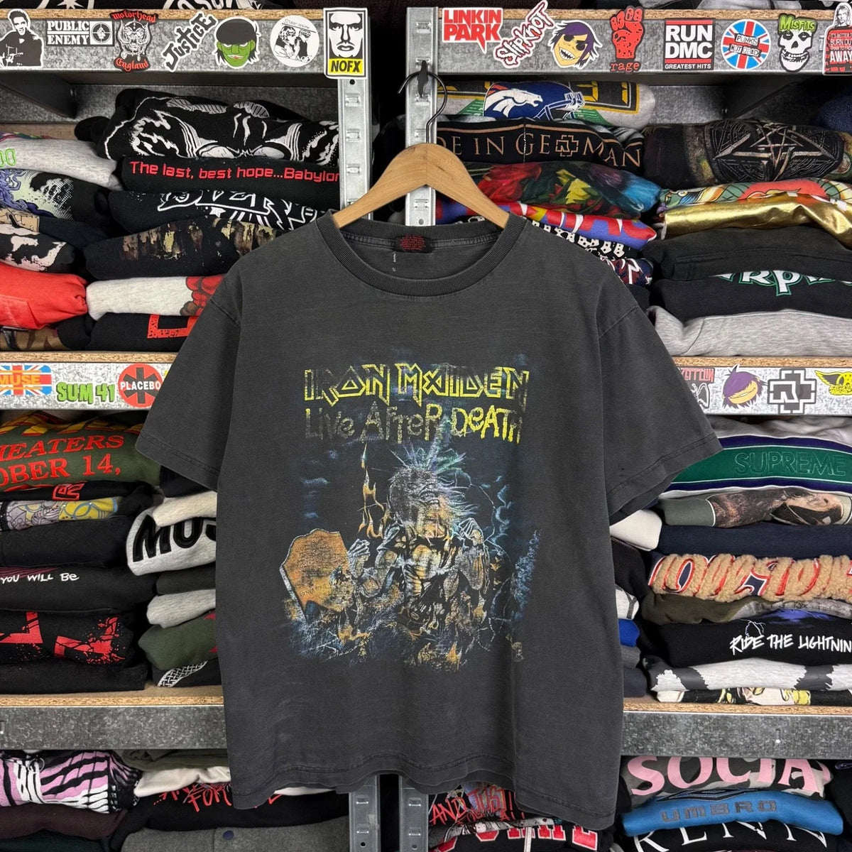 VINTAGE IRON MAIDEN LIVE AFTER DEATH FADED BLACK THUNDER TAG SIZE LARGE Unisex