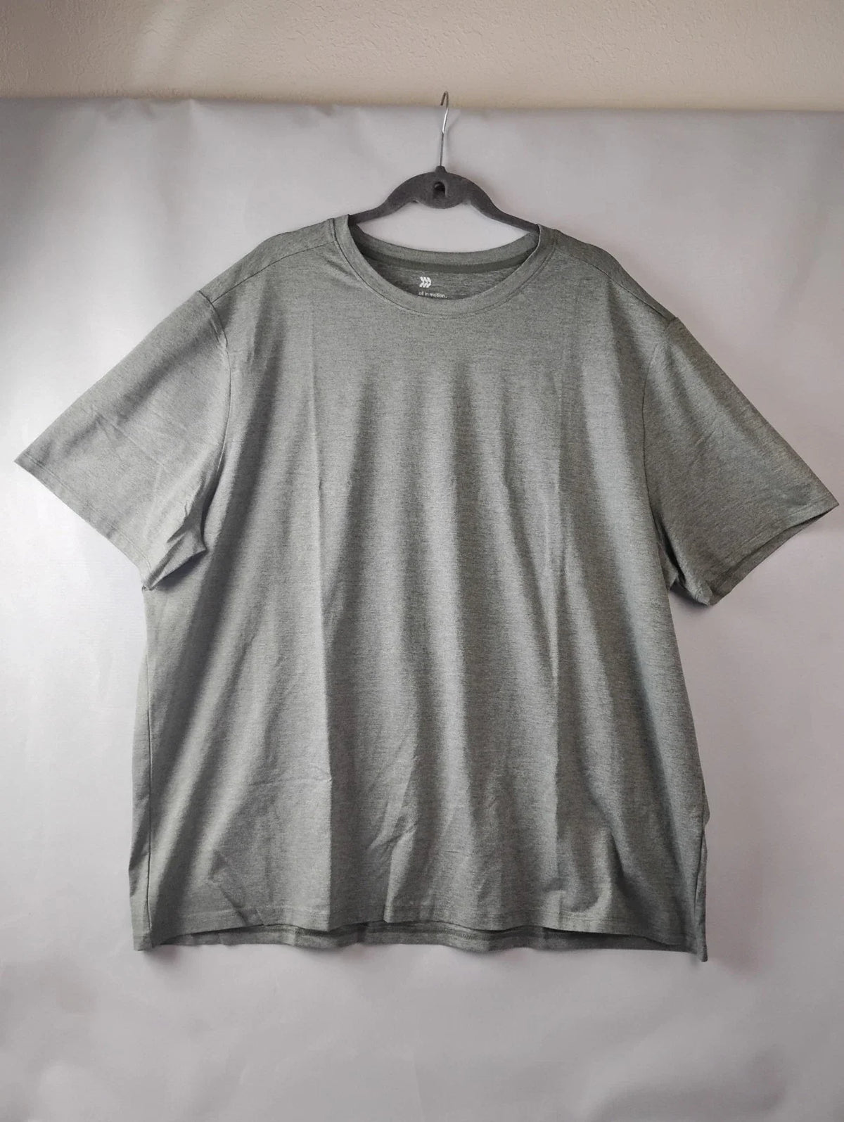 Men’s All In Motion Short Sleeve Soft Stretch T Shirt Olive Size 2XL NWT Unisex