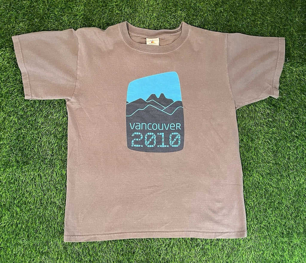 2010 Vintage Style Olympics Store Vancouver Canada Gray Mens Medium Unisex