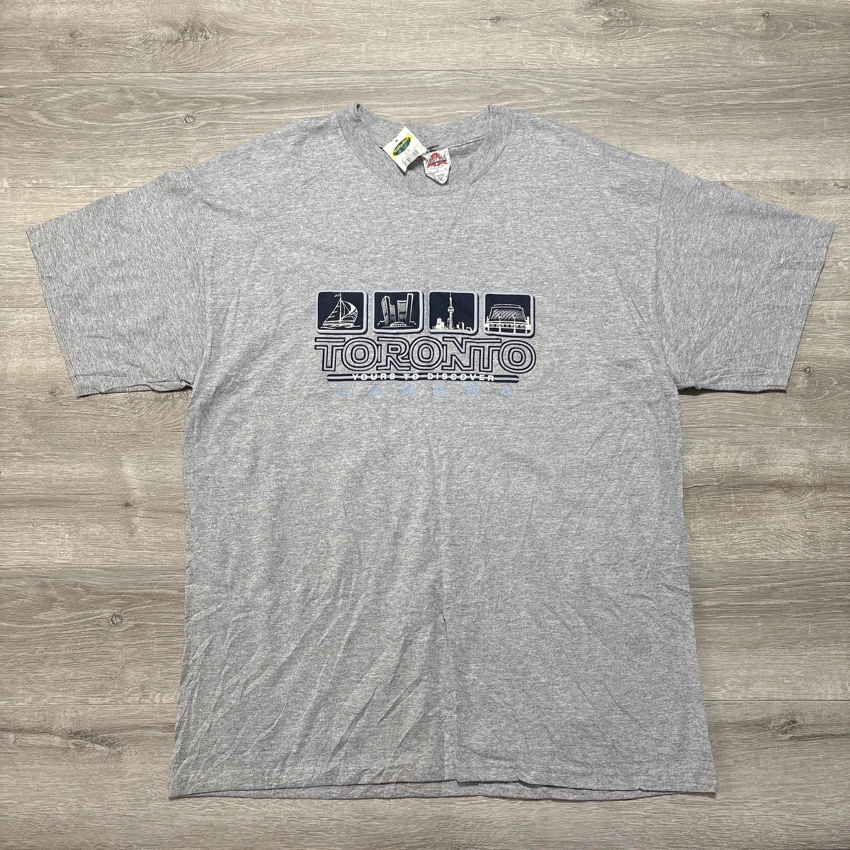 Toronto Canada Graphic T Shirt Mens XL Gray Tourist Travel City Skyline NWT Unisex