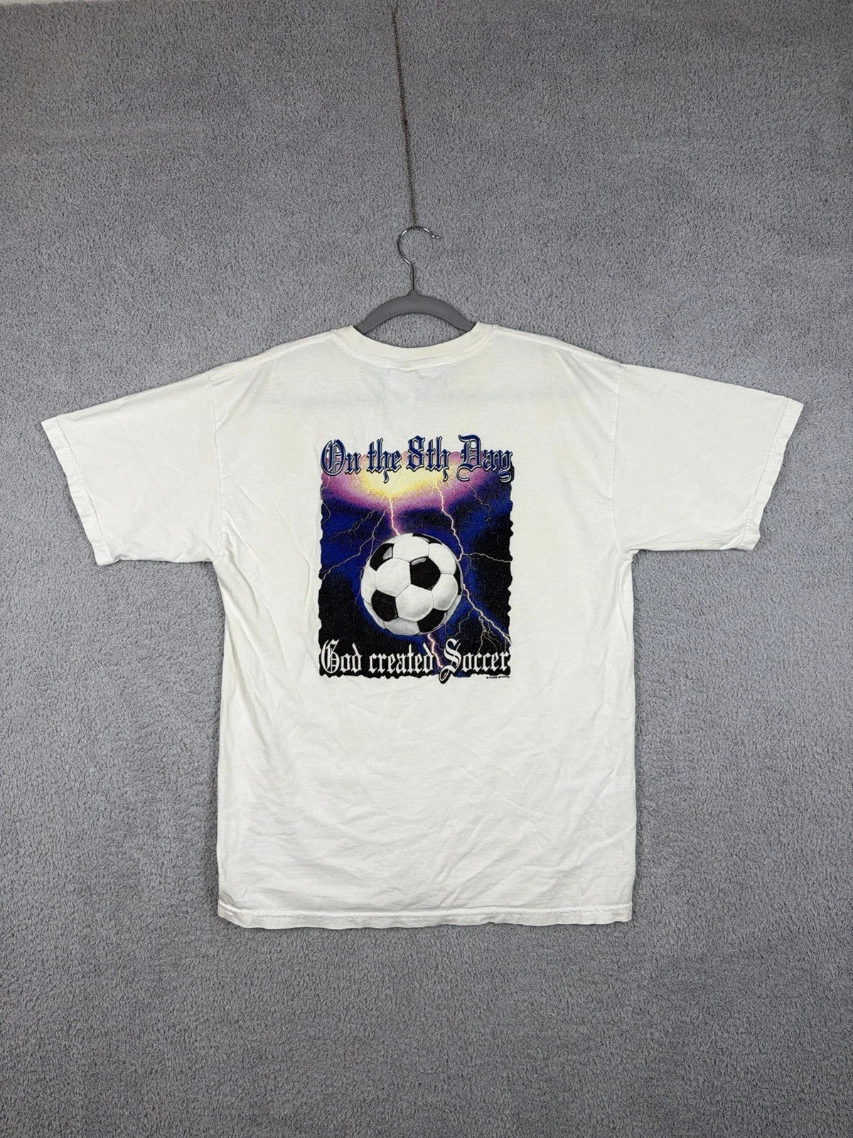 Vintage Soccer Graphic Tee On the 8th Day God Created Soccer Men’s L Gildan Unisex