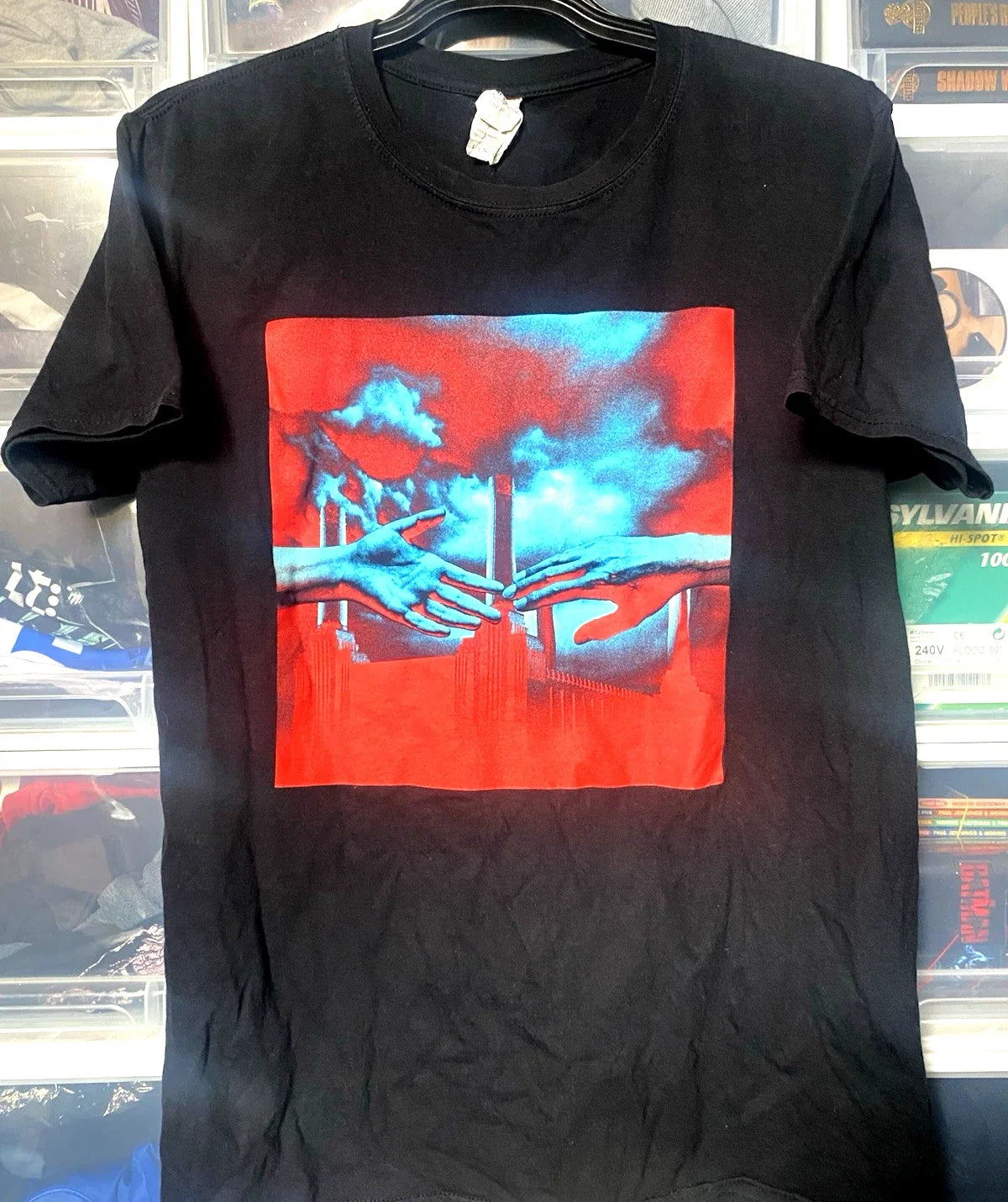 Roger Waters US + THEM Tour 2018 Gildan Softstyle size Large Unisex