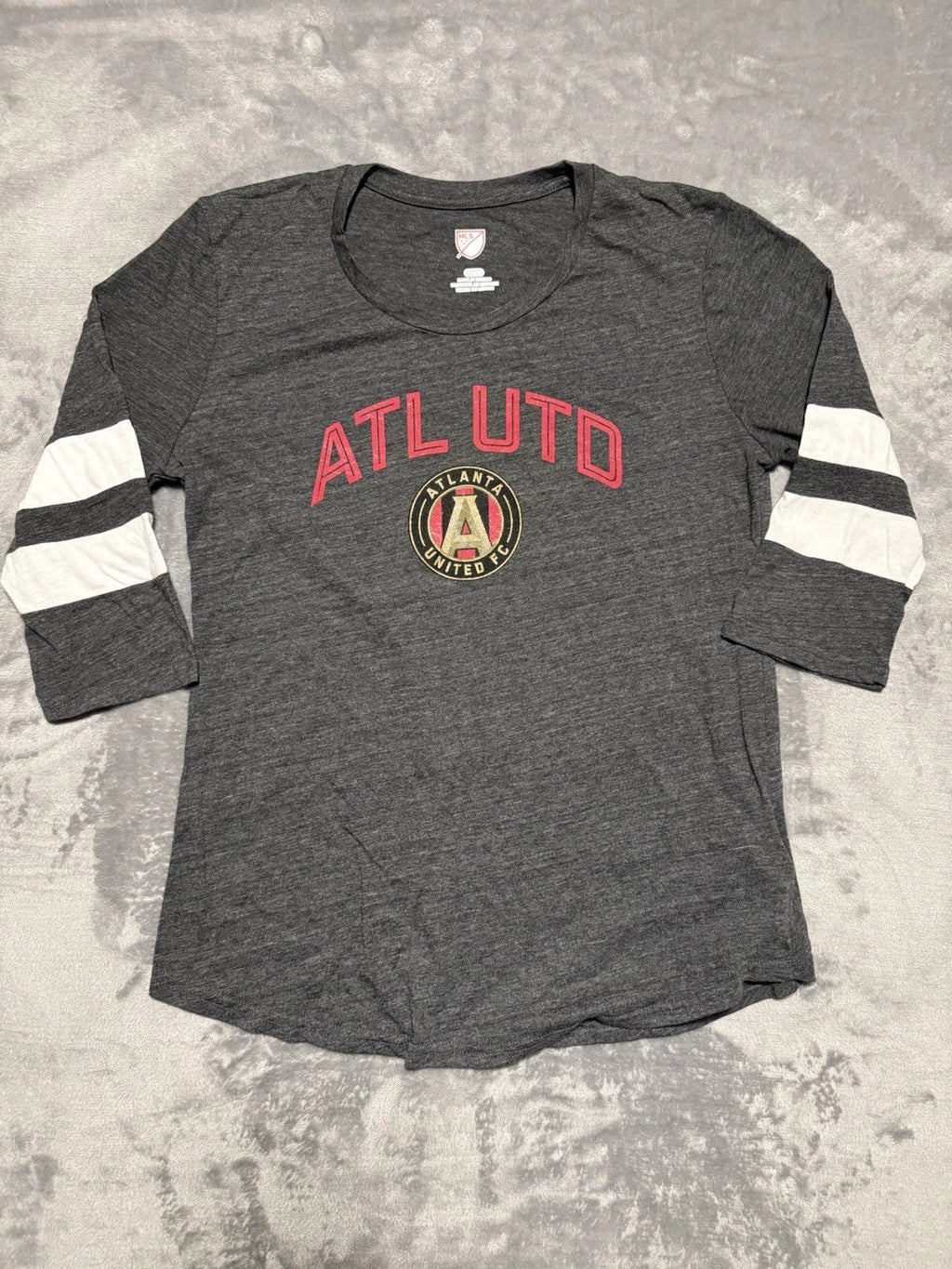 Atlanta United Raglan 3/4 sleeve Gray shirt Size Medium Unisex