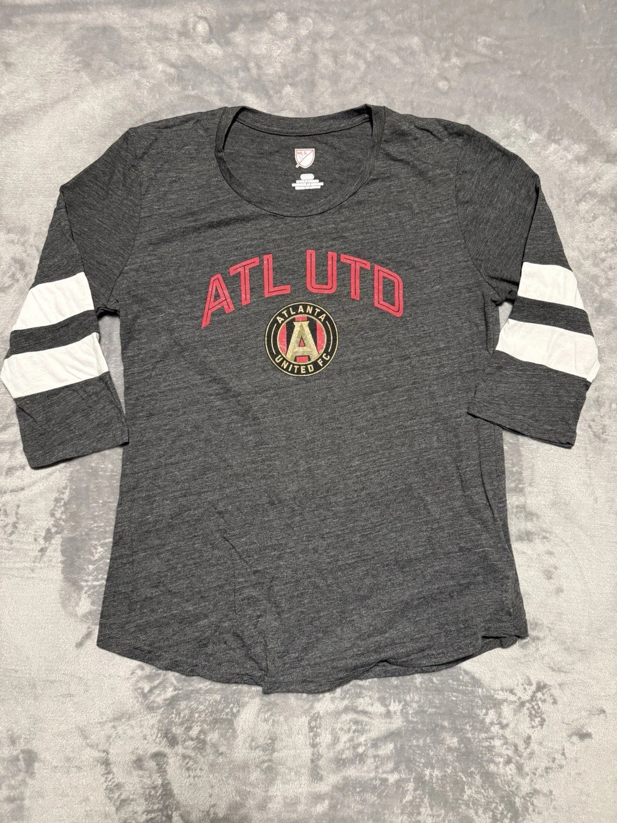 Atlanta United Raglan 3/4 sleeve Gray shirt Size Medium Unisex