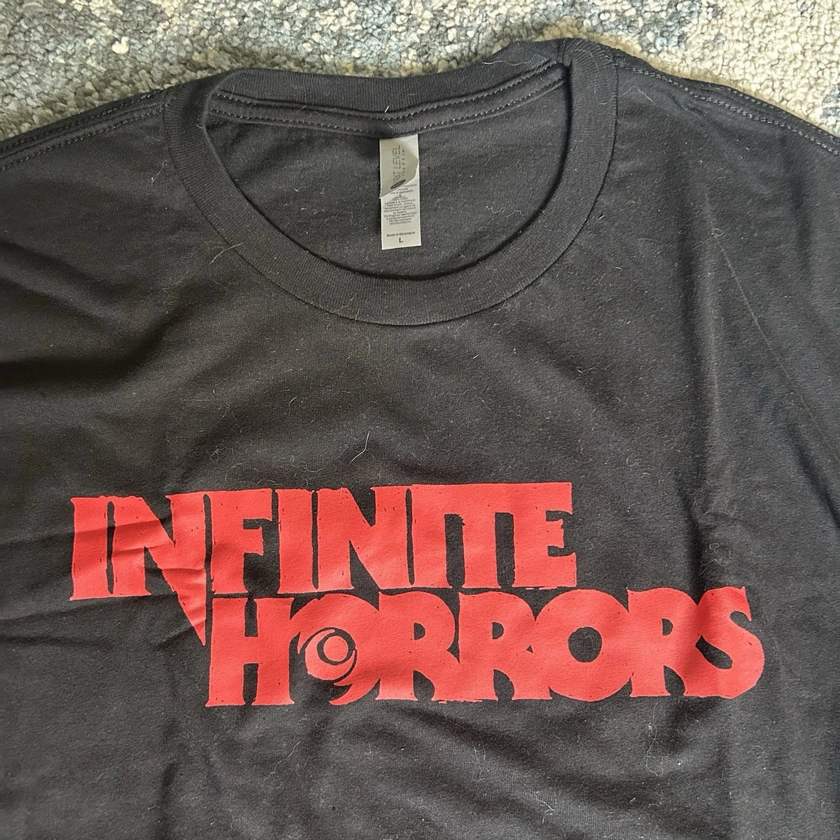 SLiM iNFiNiTE HORRORS MAGAZiNE TEE BLACK RED VAMP GOTH OPiUM WHOLE LOTTA RED Unisex