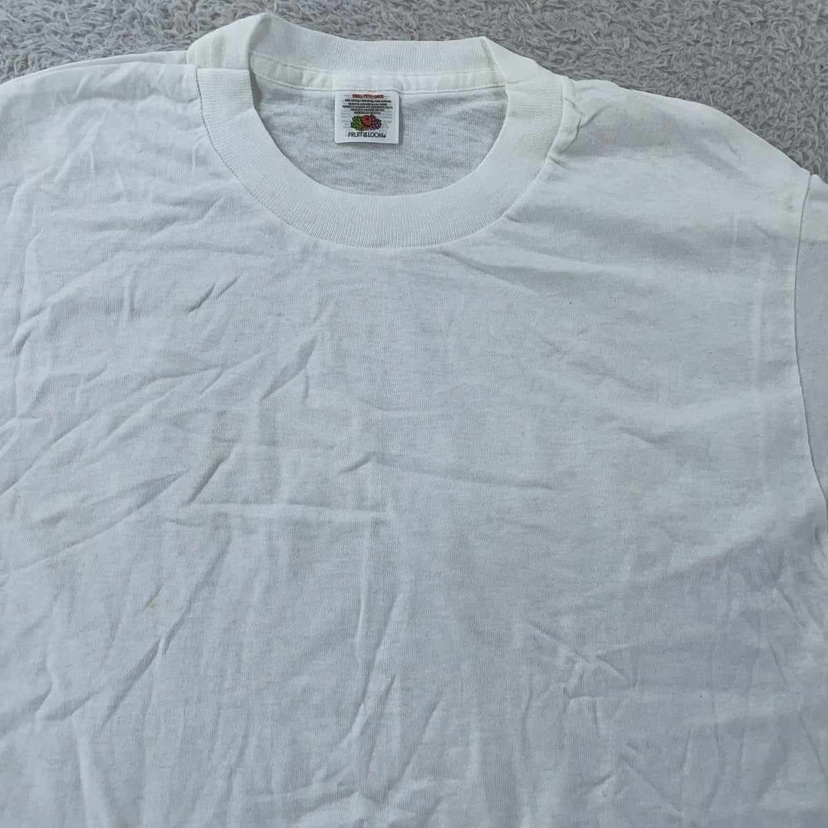 Vintage Blank White Fruit of the Loom Shirt Mens Small Crewneck Tee Basic Plain Unisex