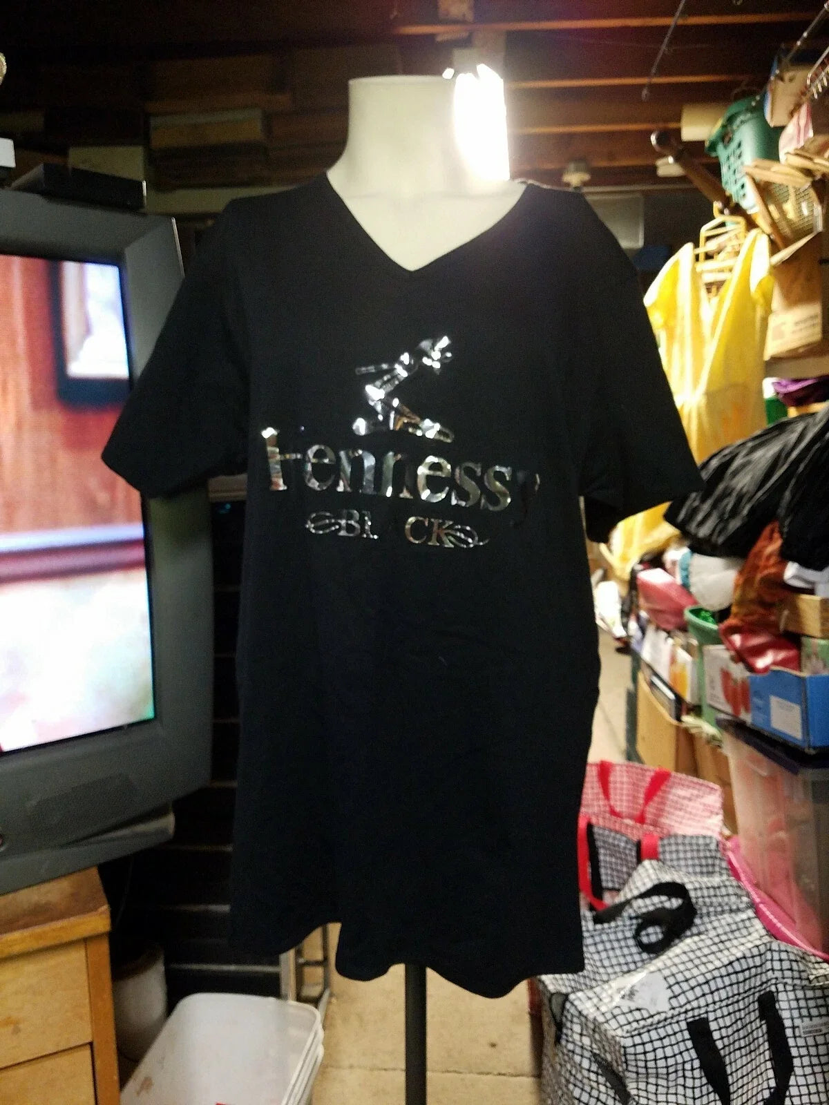Stylish Hennesy black blue reversible Tagless Tee large nwot Unisex