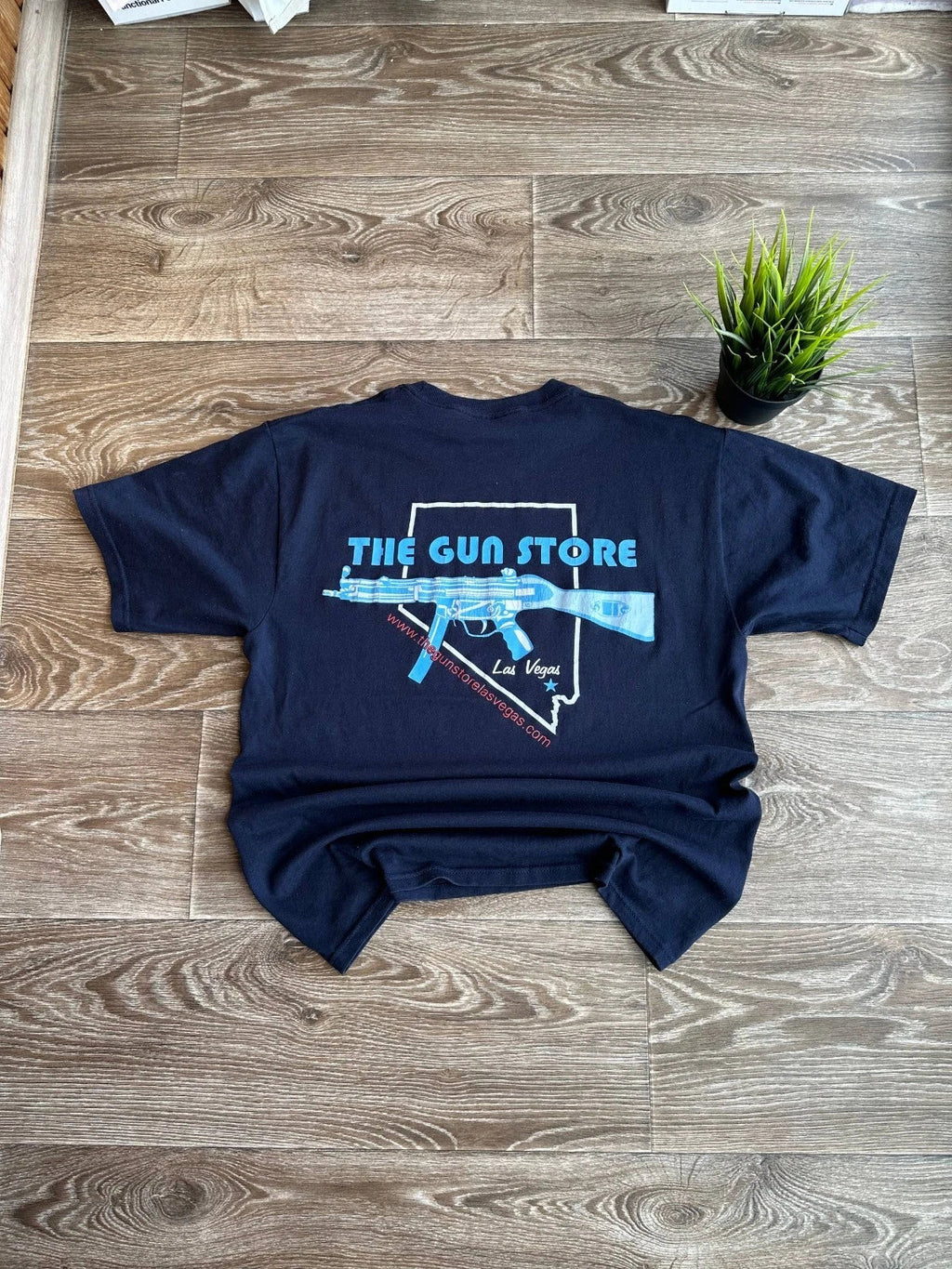 The Gun Store Las Vegas GTA Grand Theft Auto T Shirt Y2K Mens Size M Blue Unisex