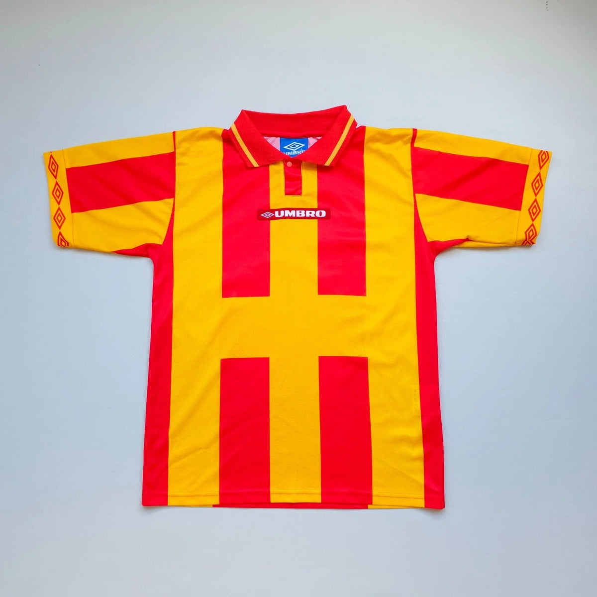 Vintage 90s Umbro Template Jersey Soccer Football Mens size S Unisex