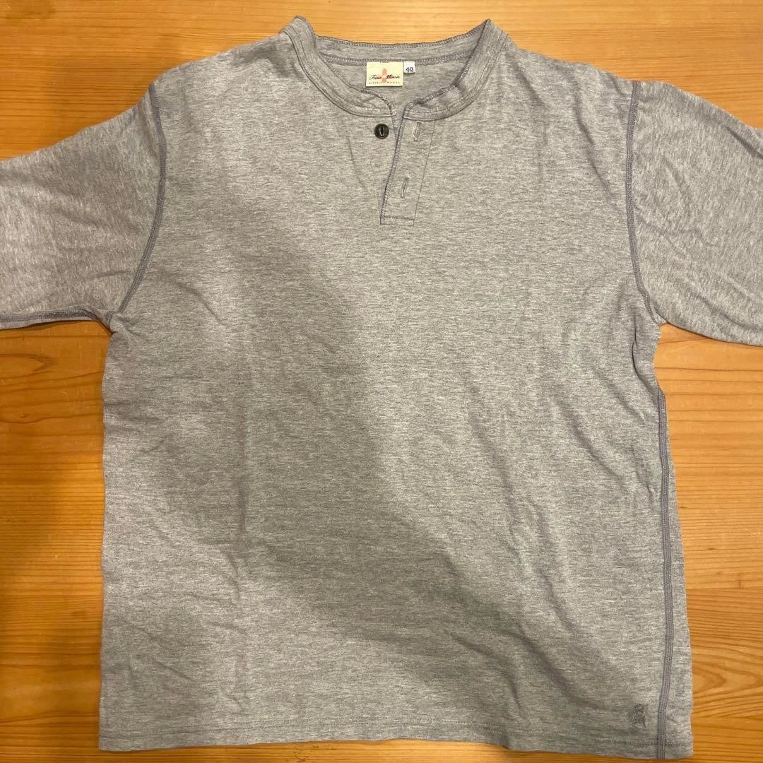 Two Moon Long Sleeve Gray L Henley Neck Unisex